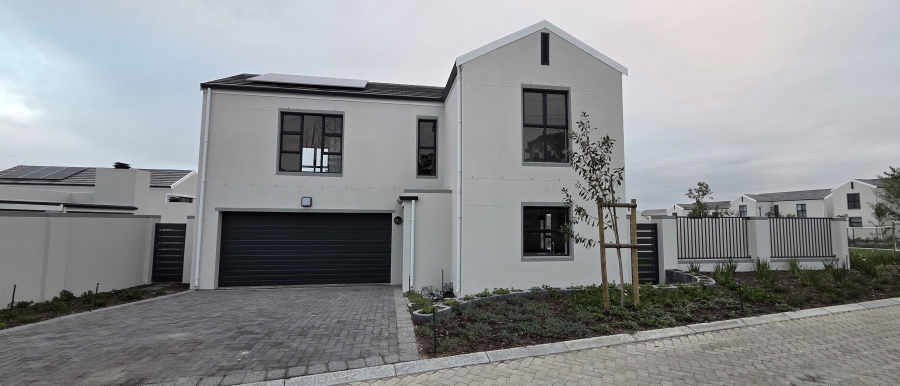To Let 3 Bedroom Property for Rent in Jakarandas Western Cape